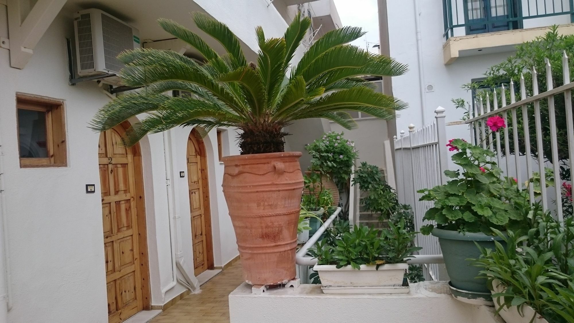 Lovely Holidays Hotel Херсониссос Экстерьер фото